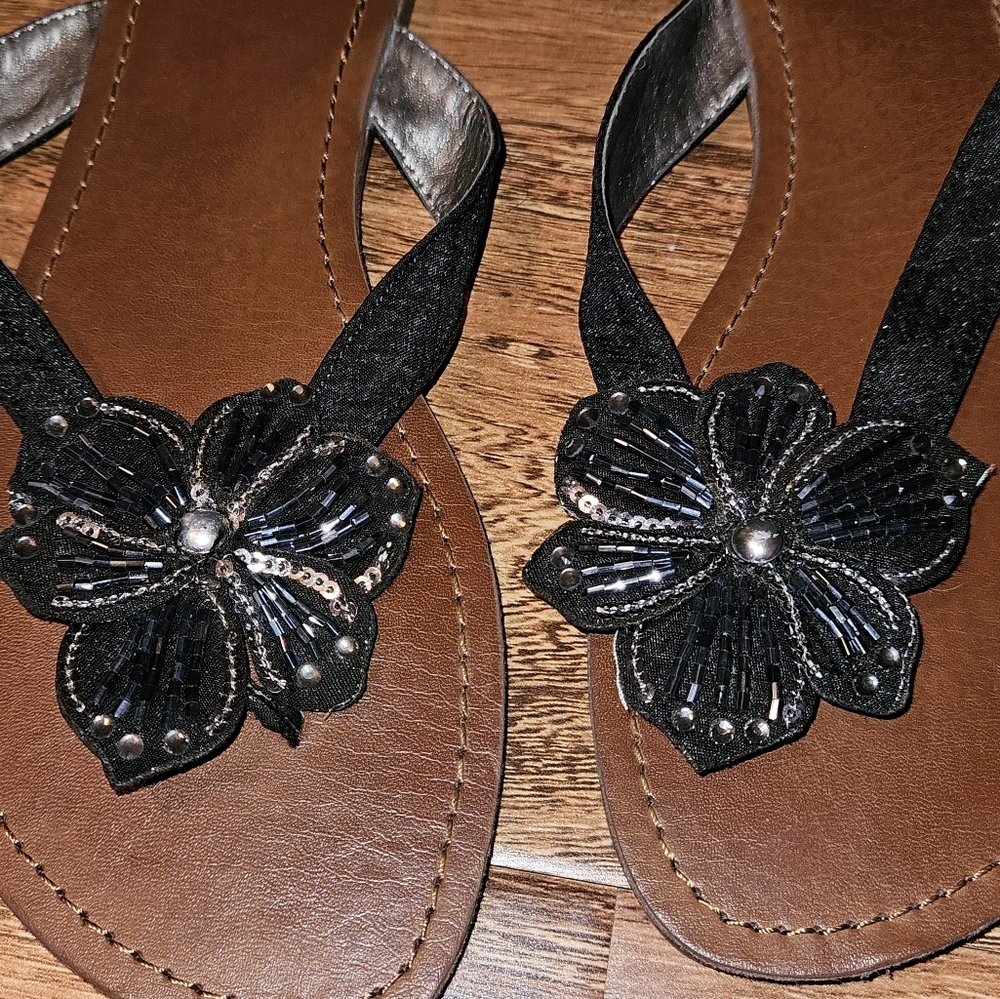 Guess sandals